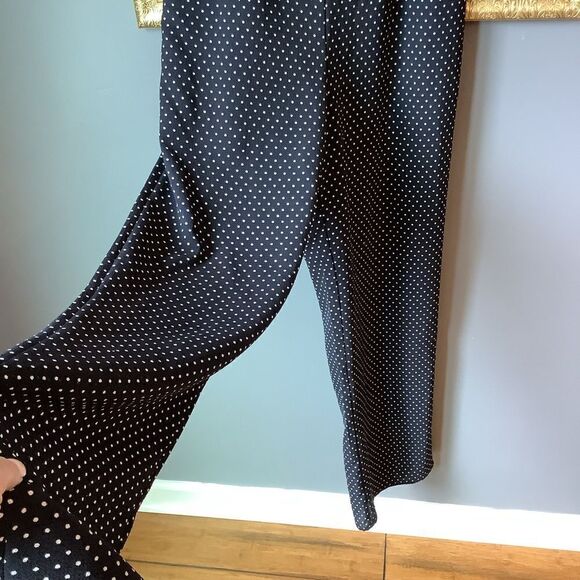 Row-A Polkadot Jumpsuit ⚫️⚪️🔴⚪️ - Picture 5 of 9